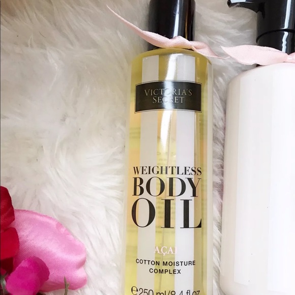 V. SECRET ACAI COTTON WEIGHTLESS OIL & LOTION SET - Picture 5 of 6